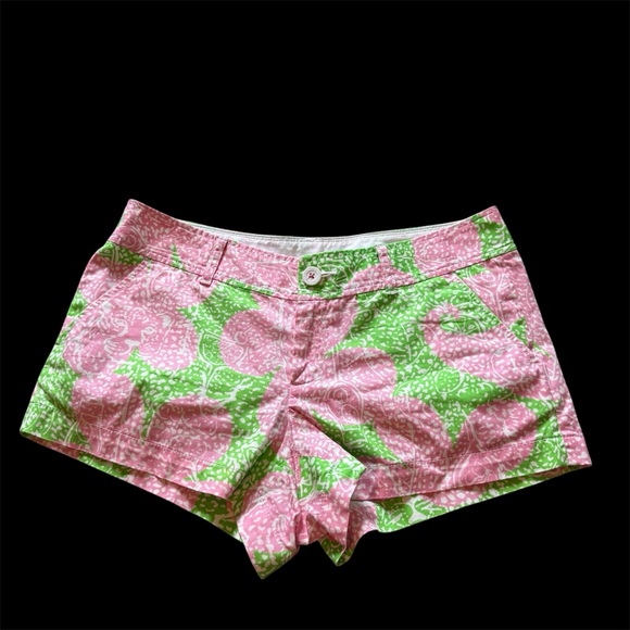 Lilly Pulitzer Walsh Shorts Size 8 – “Lilly’s Pink Love Birds” Print